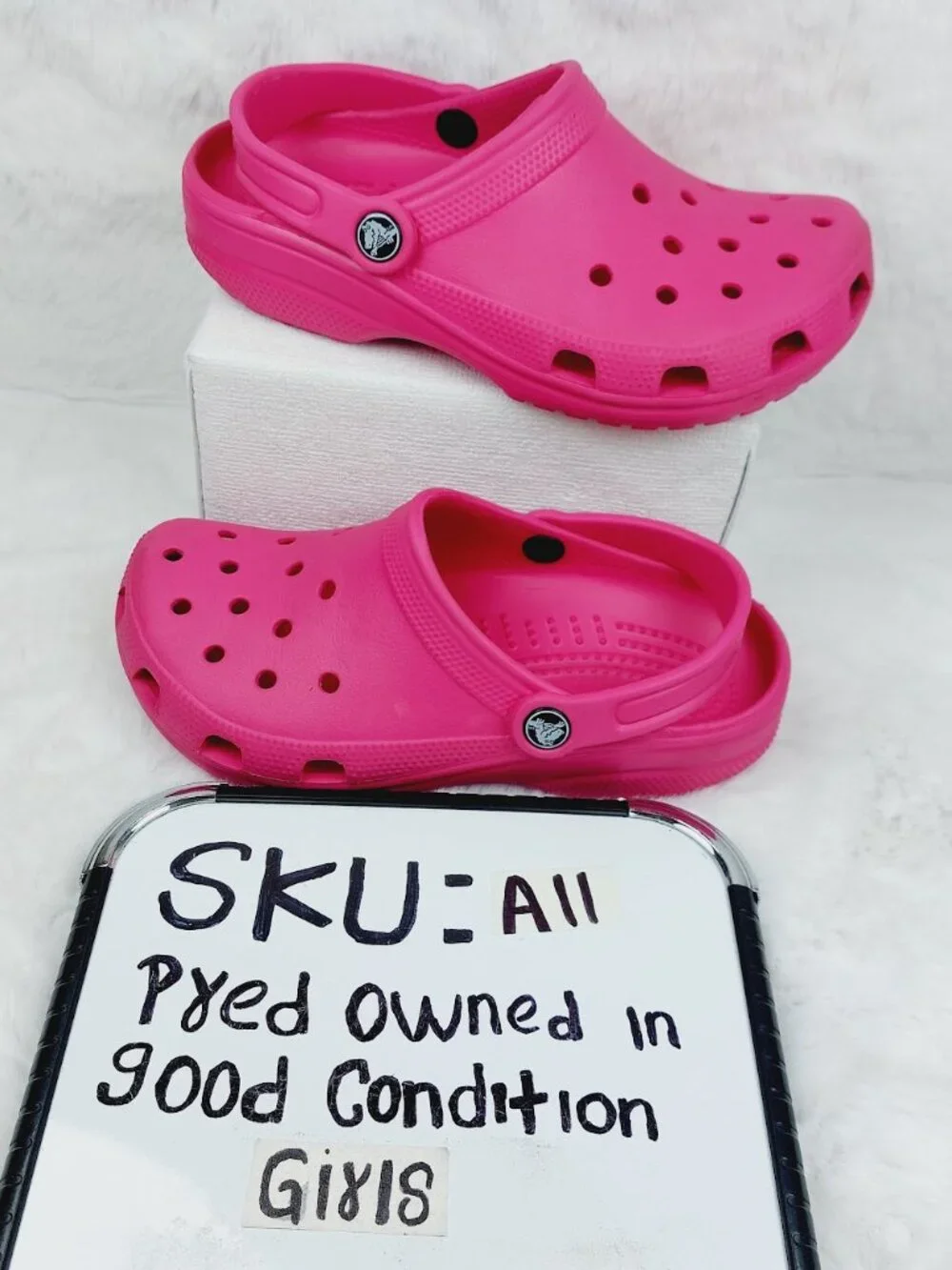 Crocs Girls Kids Vibrant Pink Croslite Lightweight Classic Slip-On Clogs Size 6